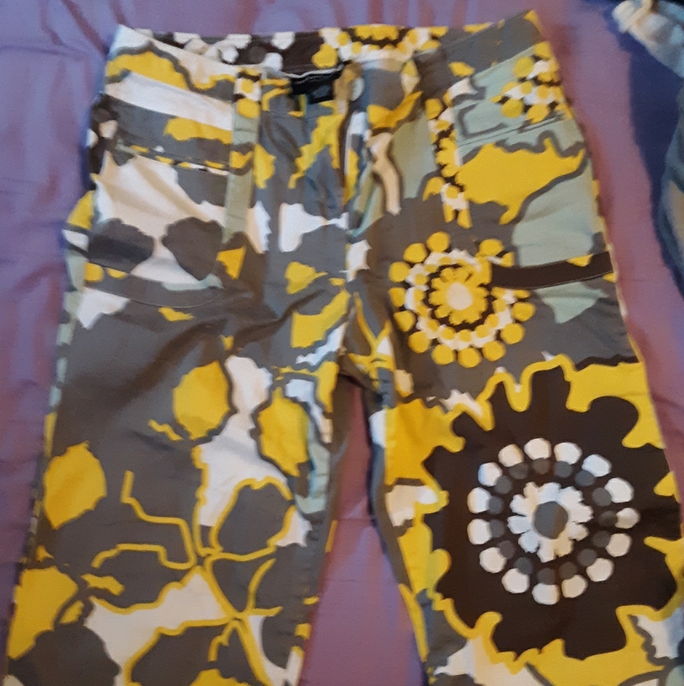 Sharagano capris size 14
